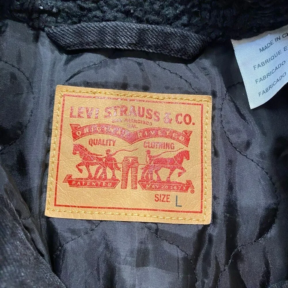 Levi’s Sherpa Collar Denim Jacket women’s Large Black Trucker Jacket Lined Warm